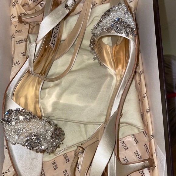 Short heels - Picture 2 of 6